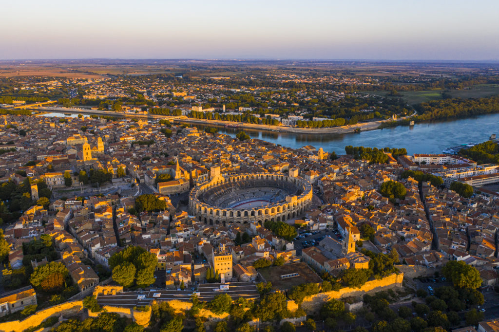 Altivue drone Arles — photographie aérienne région Sud