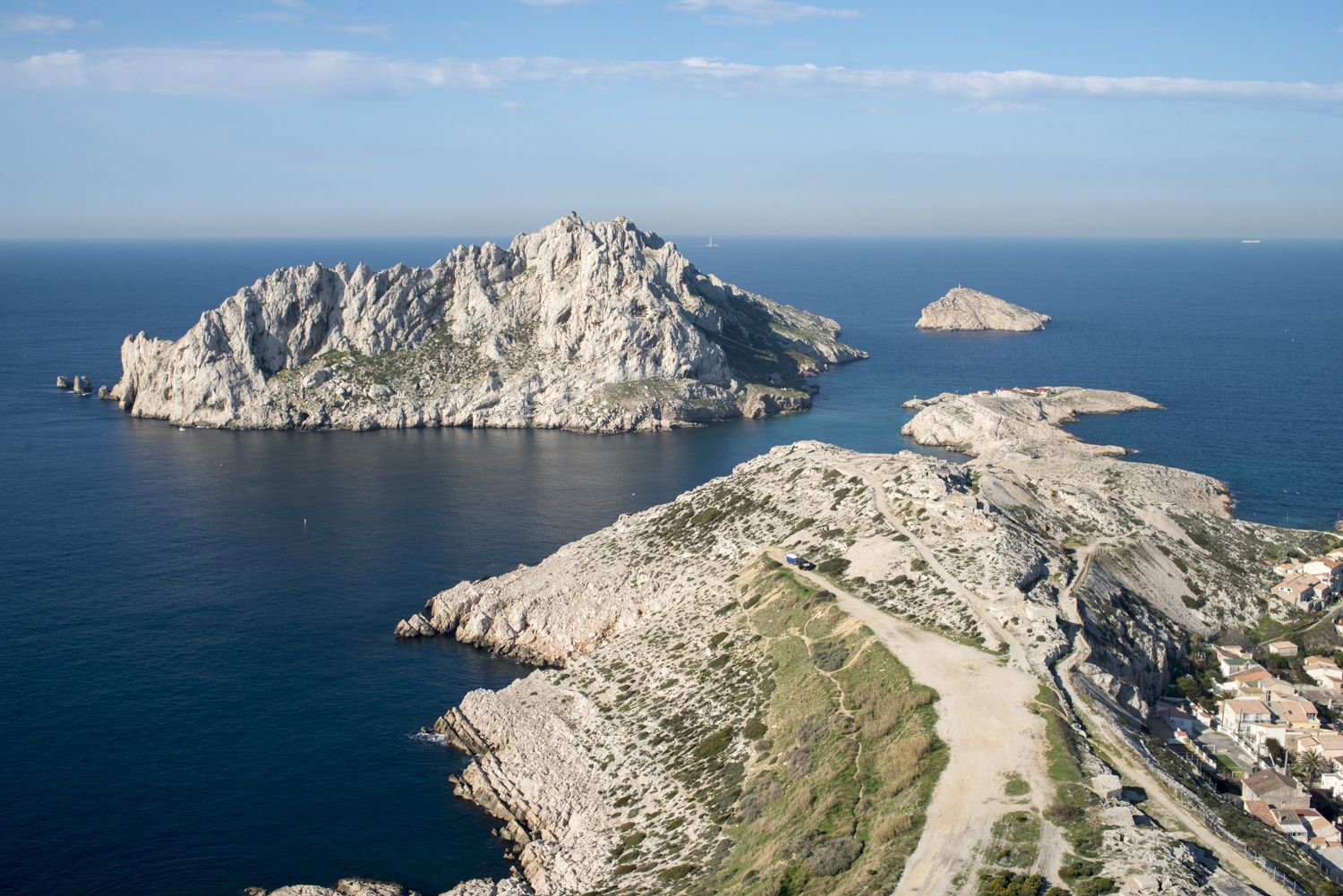 Illustration aérienne — vue drone de Marseille Les Goudes